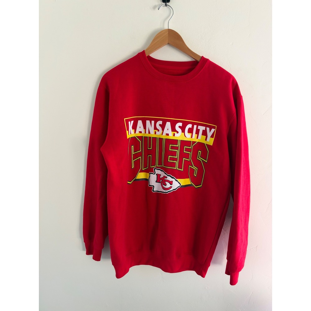 Kansas City Chiefs Red Crewneck Sweatshirt Mens NFL Football Graphic Pullover